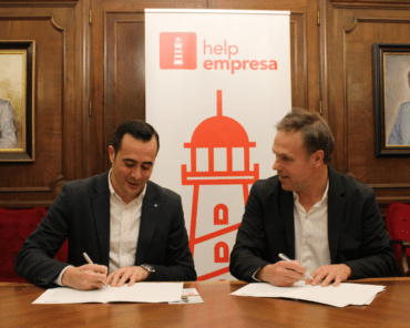 HelpEmpresa i TerrassaCentre signen un acord per enfortir el comerç de proximitat